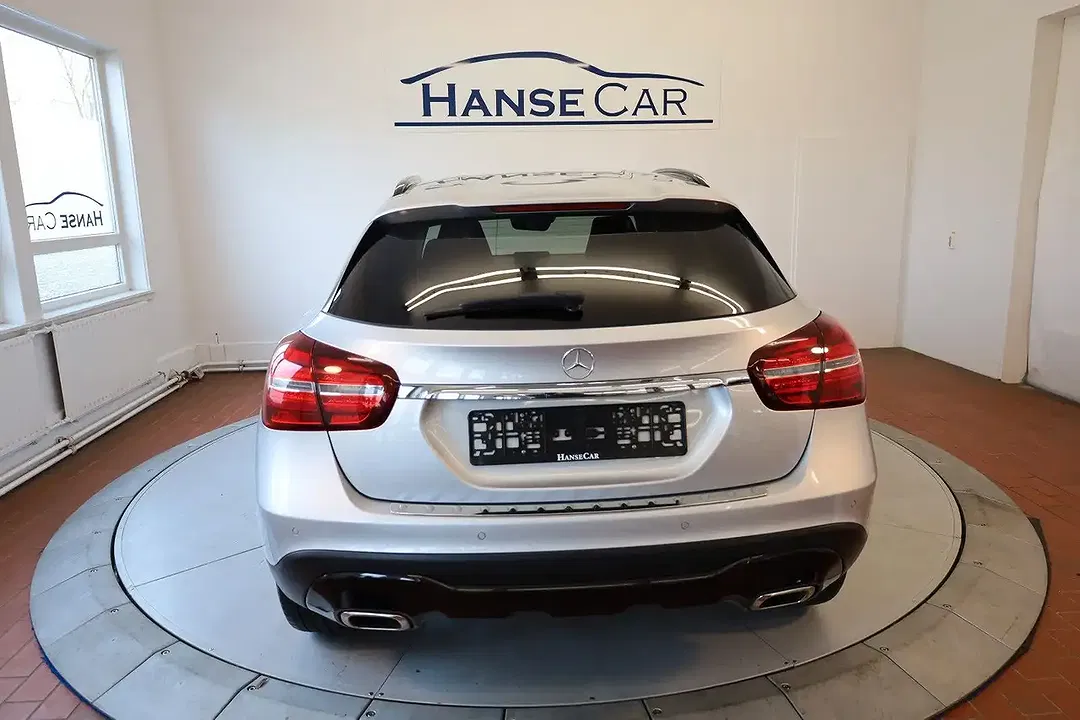 Mercedes-Benz GLA 180 - Thumbnail 8