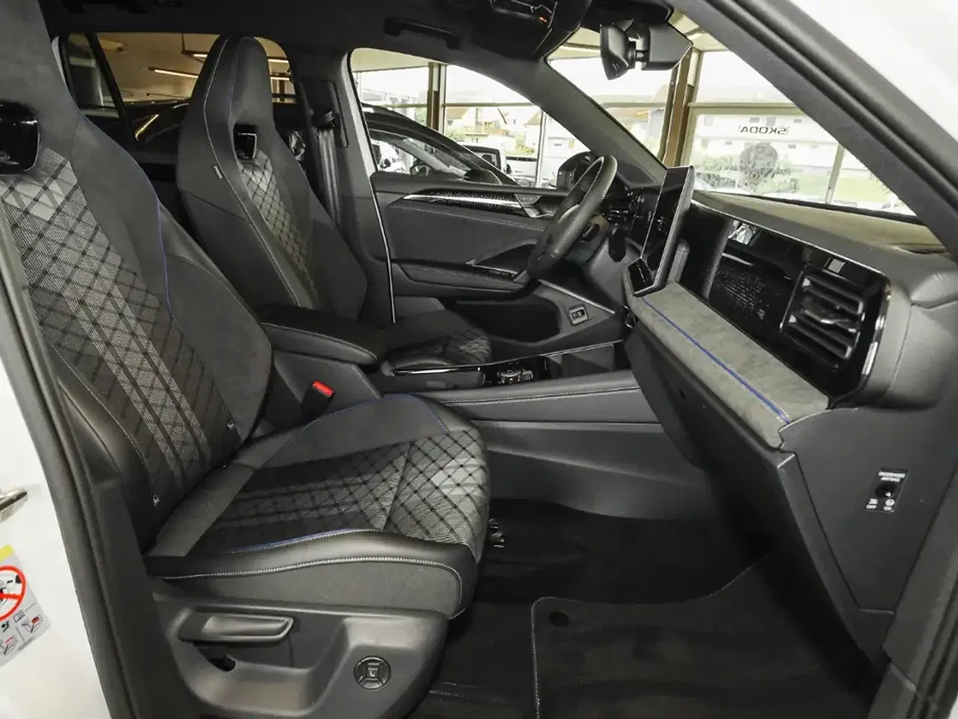 Volkswagen Tiguan - Thumbnail 12