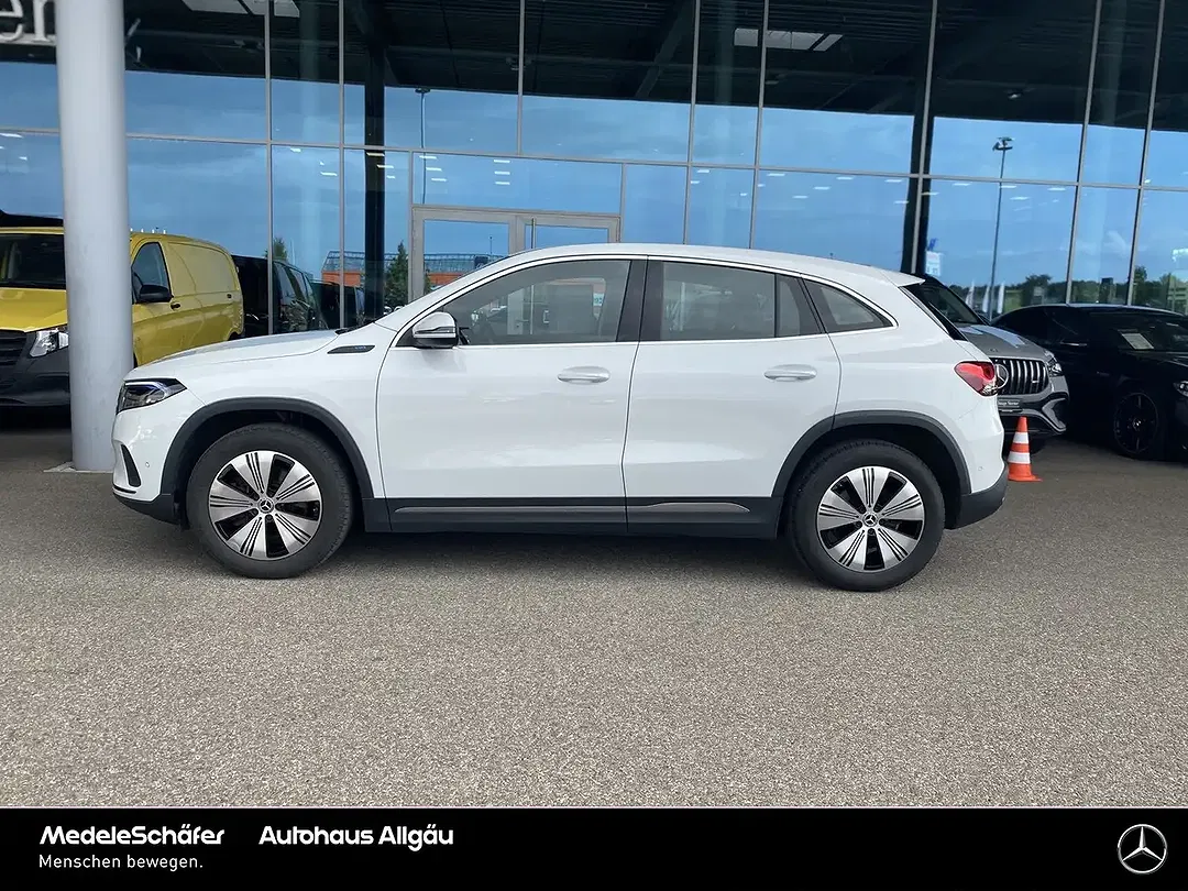 Mercedes-Benz EQA 250 - Thumbnail 4
