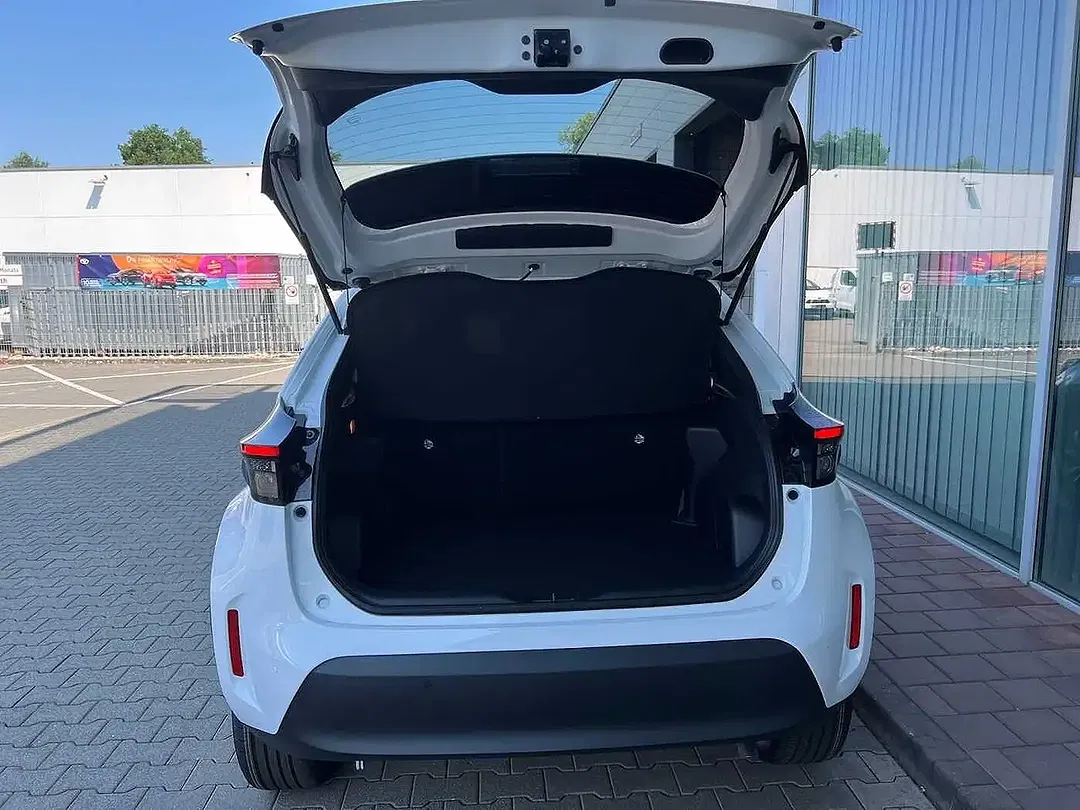 Toyota Yaris Cross - Thumbnail 10