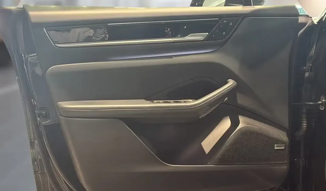 Porsche Macan - Thumbnail 9