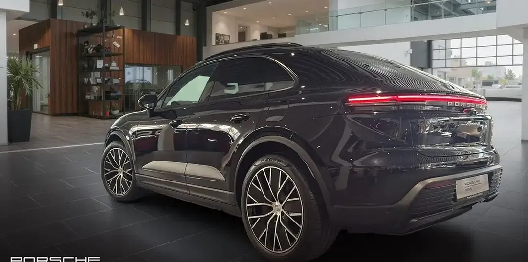 Porsche Macan - Thumbnail 2