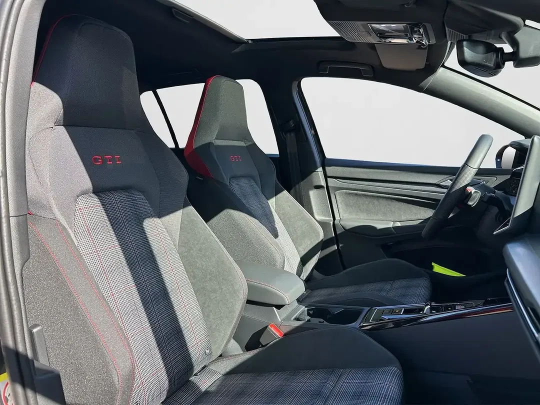 Volkswagen Golf GTI - Thumbnail 4