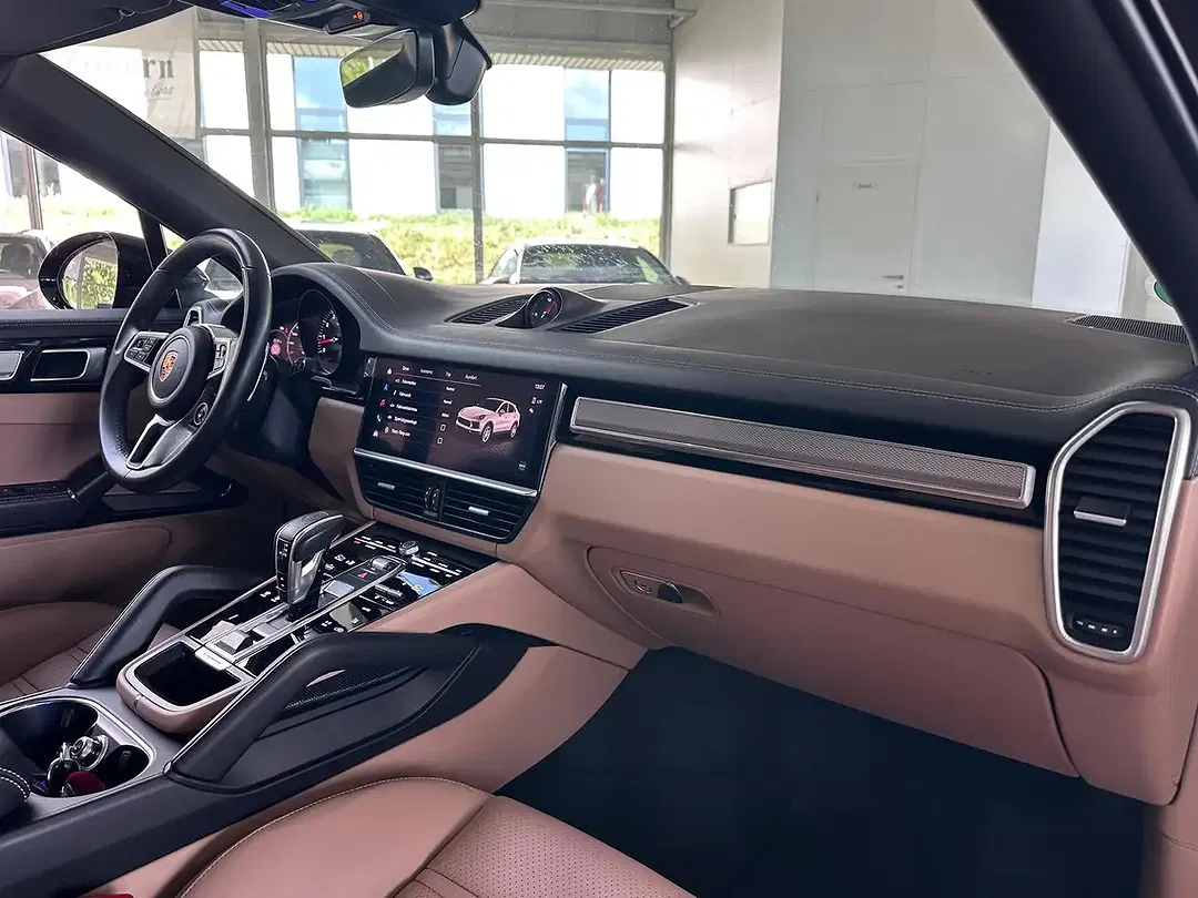 Porsche Cayenne - Thumbnail 10