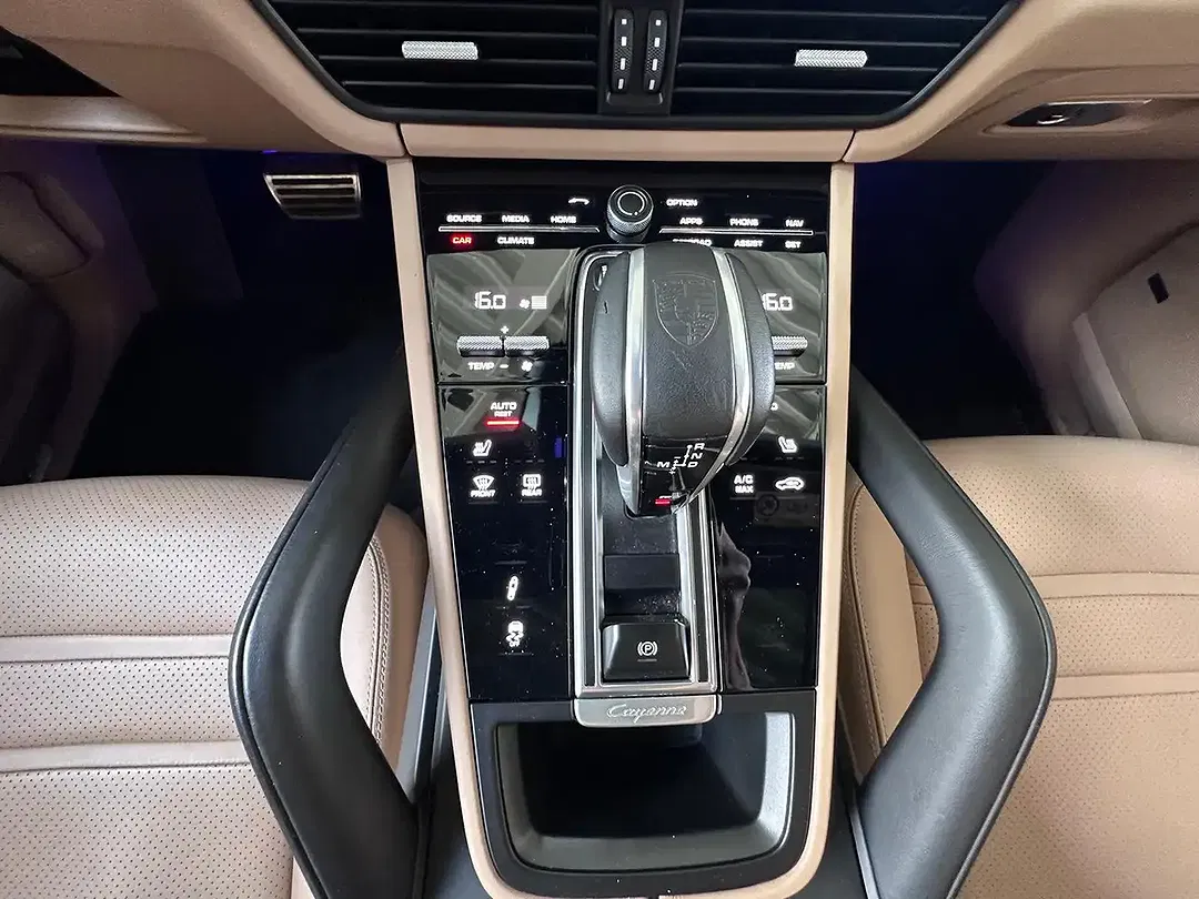 Porsche Cayenne - Thumbnail 13
