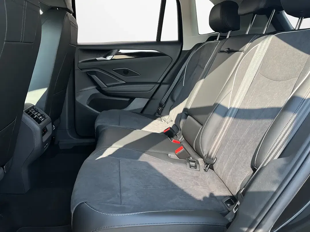 Volkswagen Tiguan - Thumbnail 11