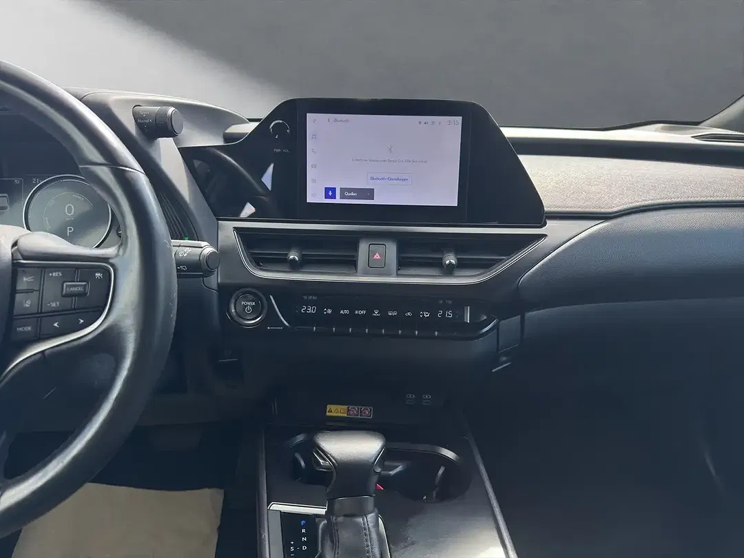 Lexus UX 250h - Thumbnail 12