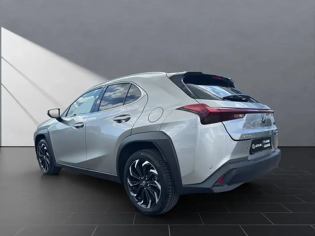 Lexus UX 250h - Thumbnail 3