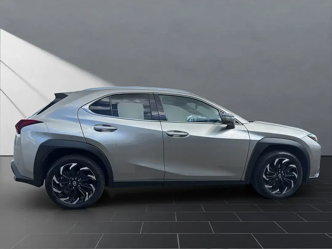 Lexus UX 250h - Thumbnail 6