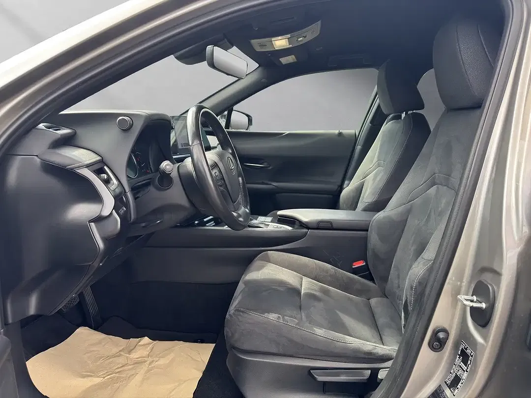 Lexus UX 250h - Thumbnail 9