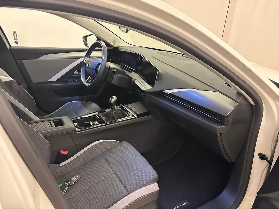 Opel Astra - Thumbnail 8