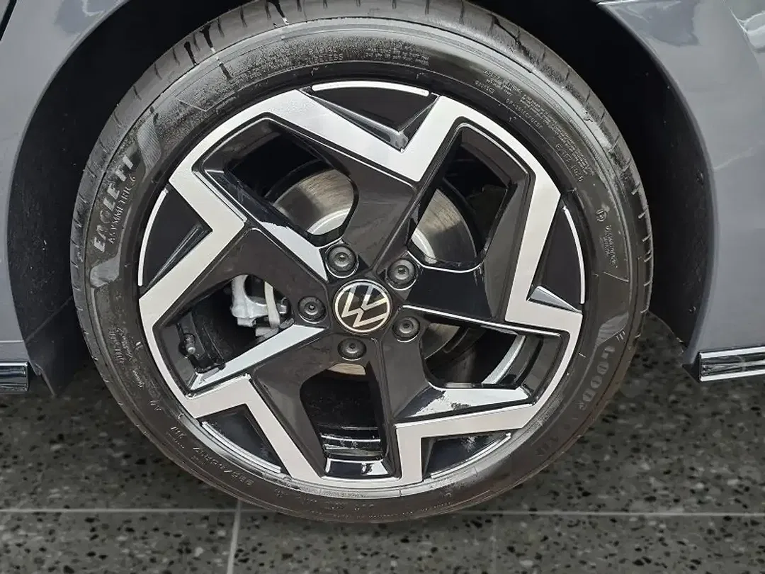 Volkswagen Golf - Thumbnail 13