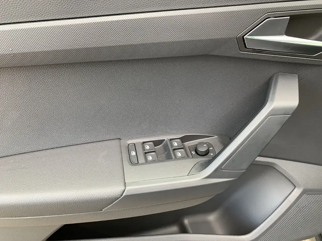 SEAT Arona - Thumbnail 20
