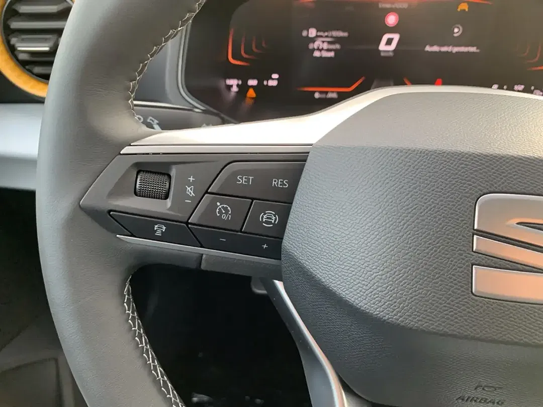 SEAT Arona - Thumbnail 22