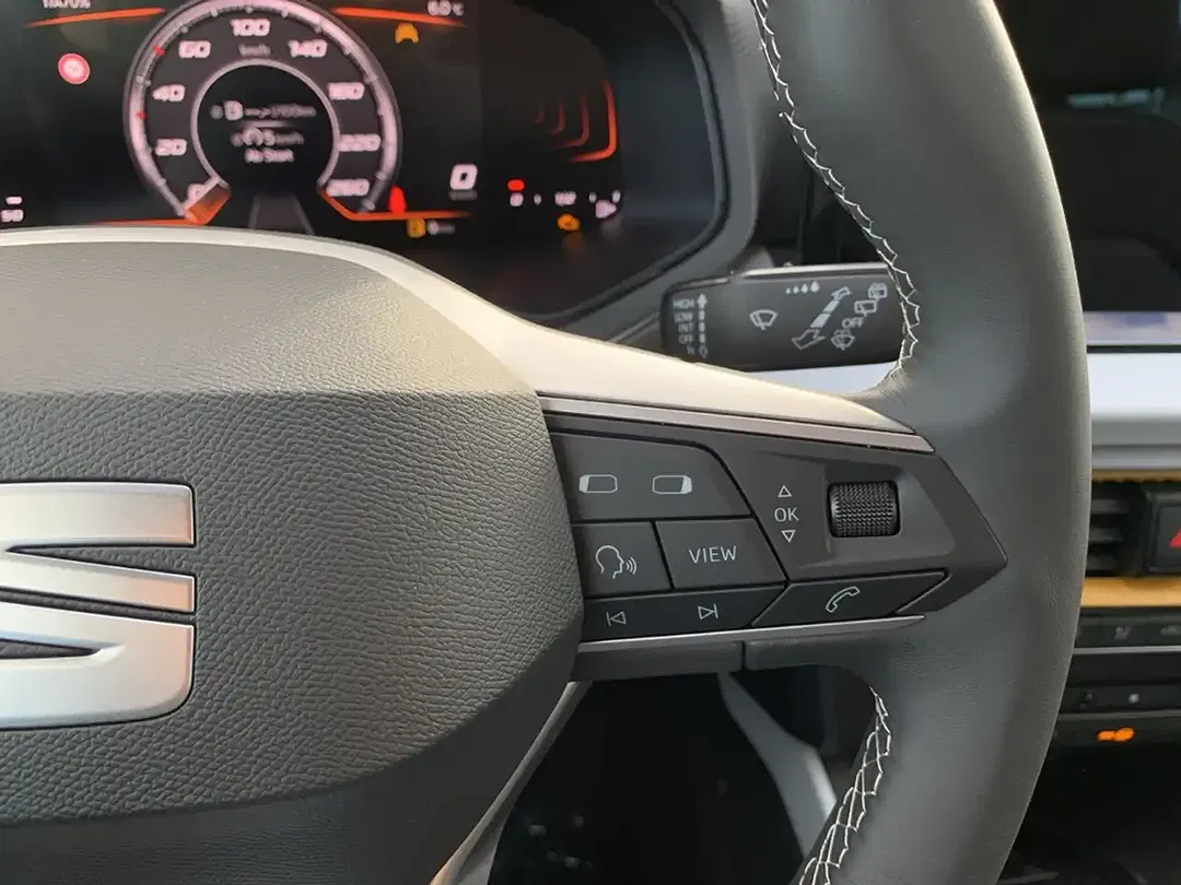SEAT Arona - Thumbnail 23