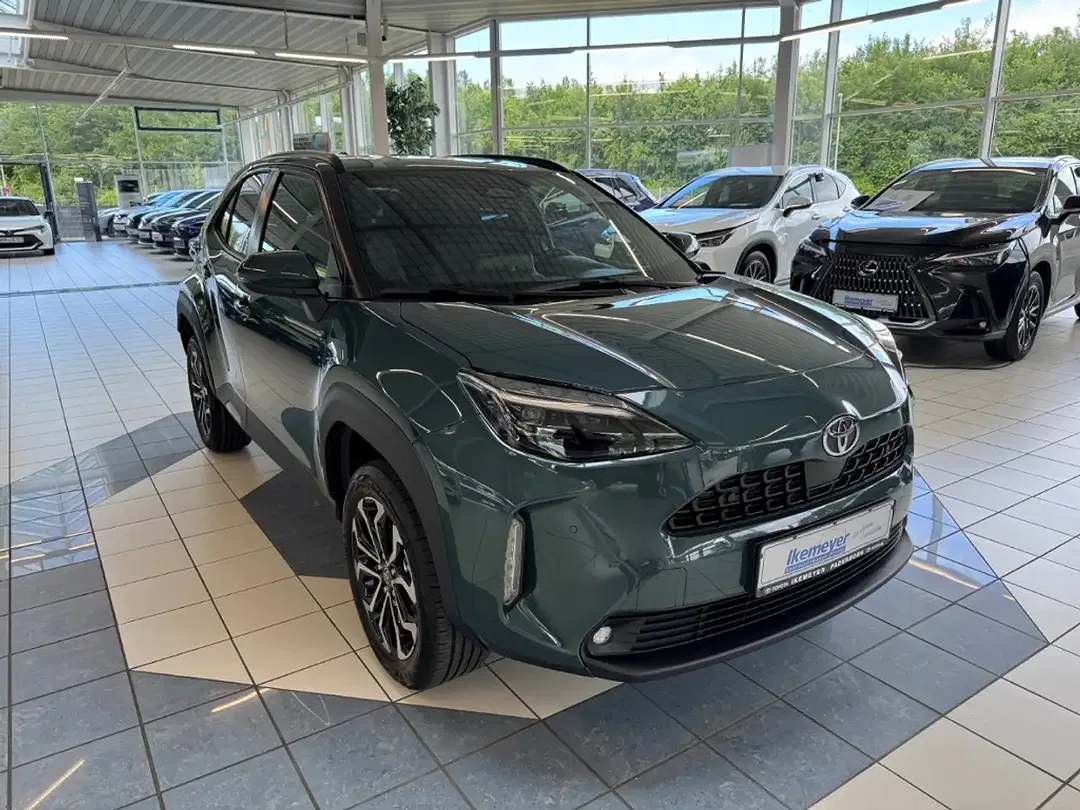 Toyota Yaris Cross - Thumbnail 2