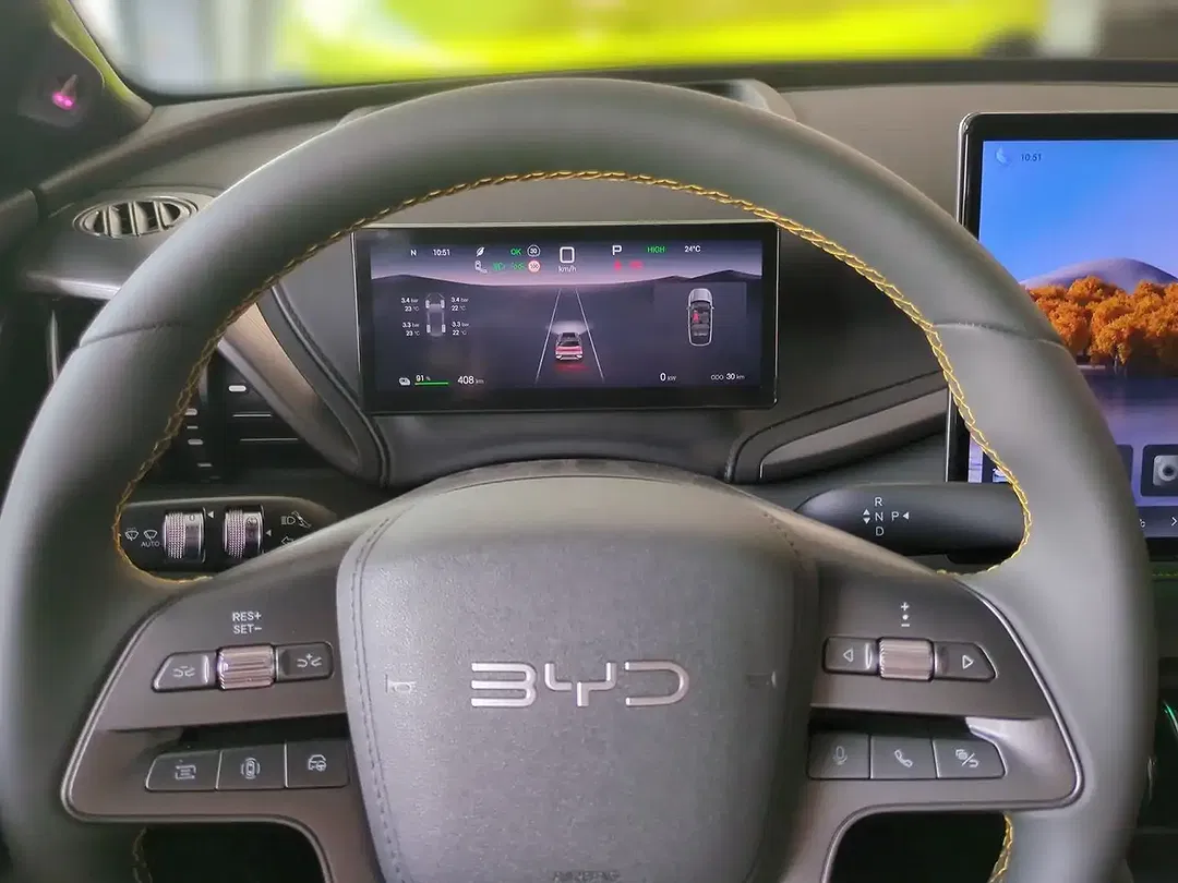 BYD Atto 3 - Thumbnail 9