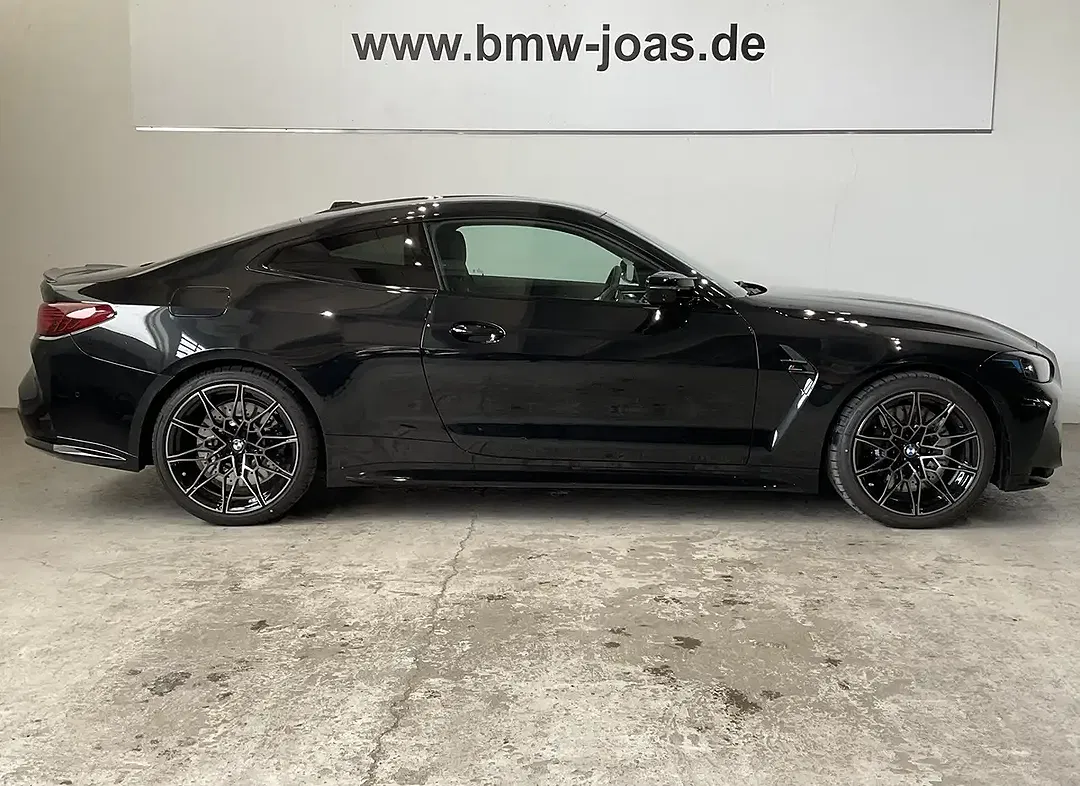 BMW M4 - Thumbnail 10