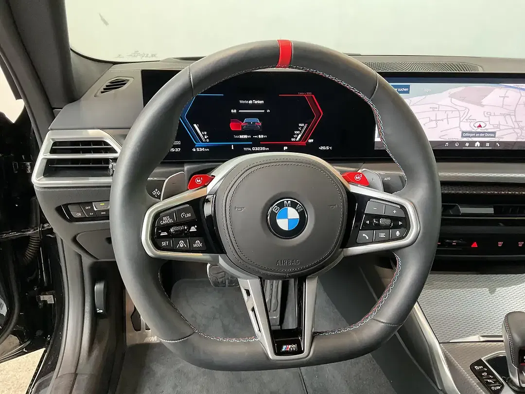 BMW M4 - Thumbnail 4