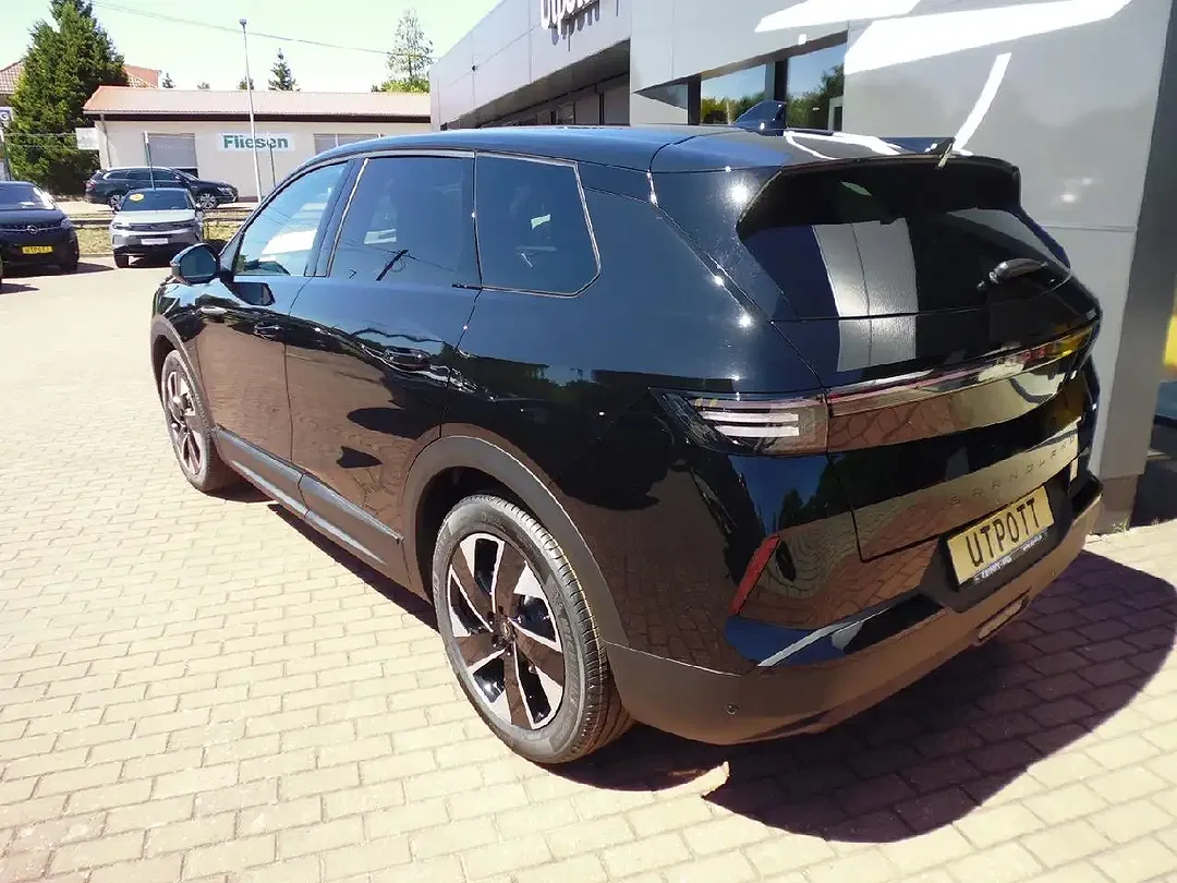 Opel Grandland - Thumbnail 3