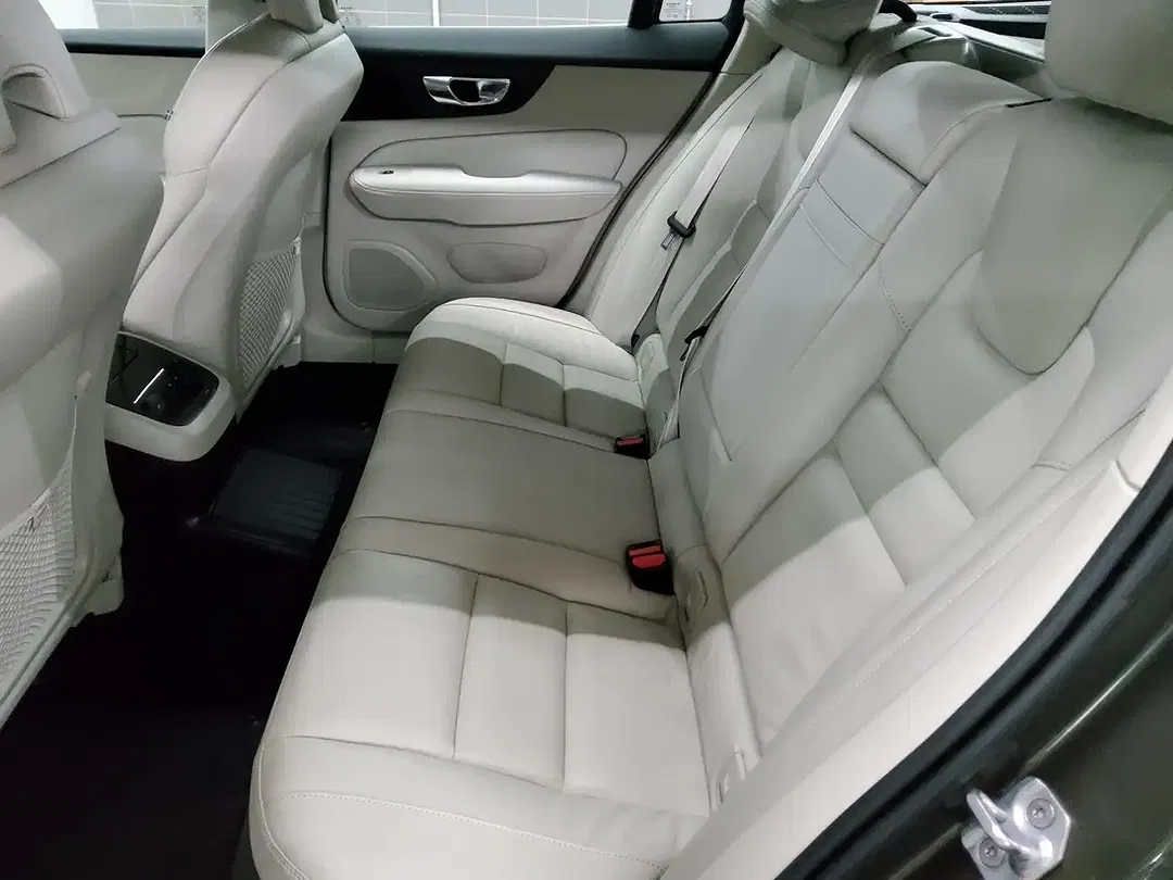 Volvo V60 - Thumbnail 7