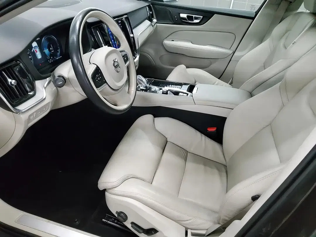 Volvo V60 - Thumbnail 5