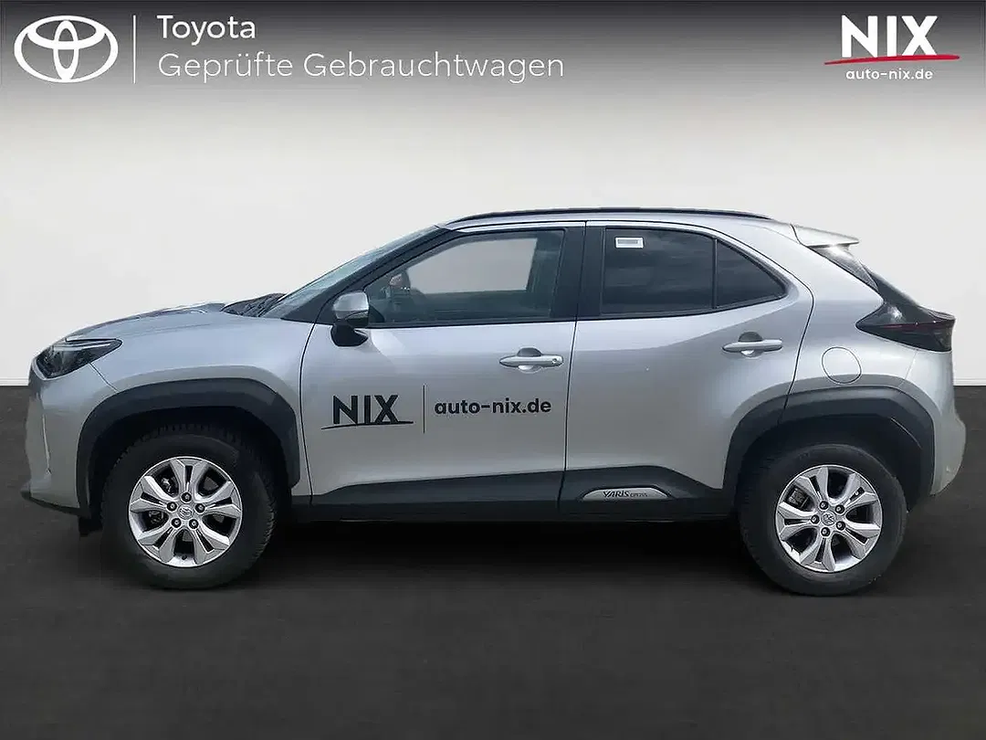 Toyota Yaris Cross - Thumbnail 3