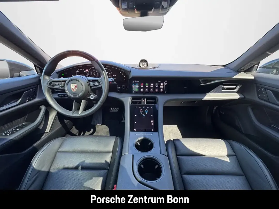 Porsche Taycan - Thumbnail 14