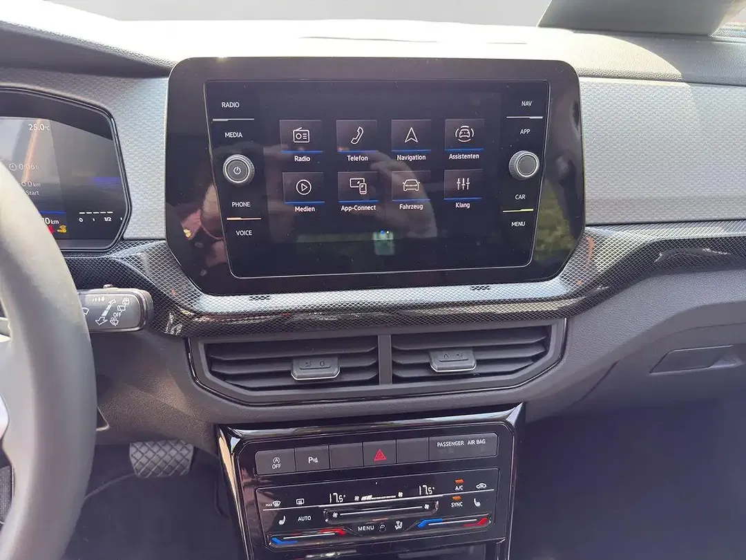 Volkswagen T-Cross - Thumbnail 12