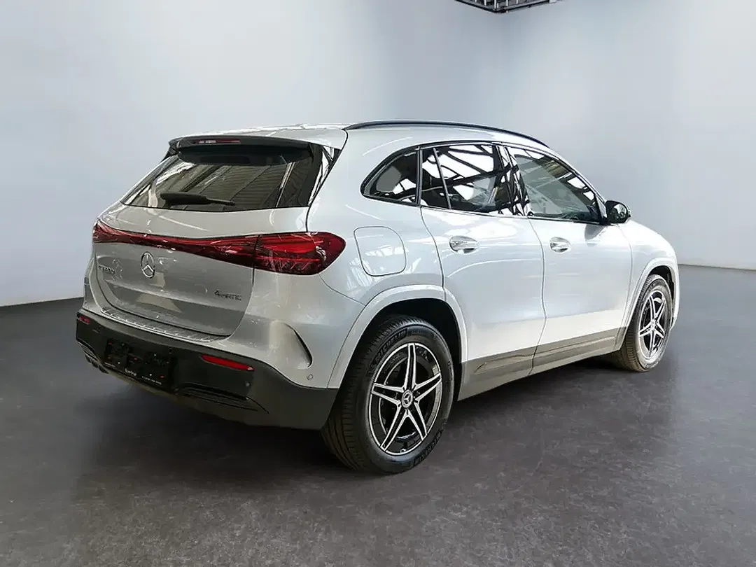 Mercedes-Benz EQA 300 - Thumbnail 5