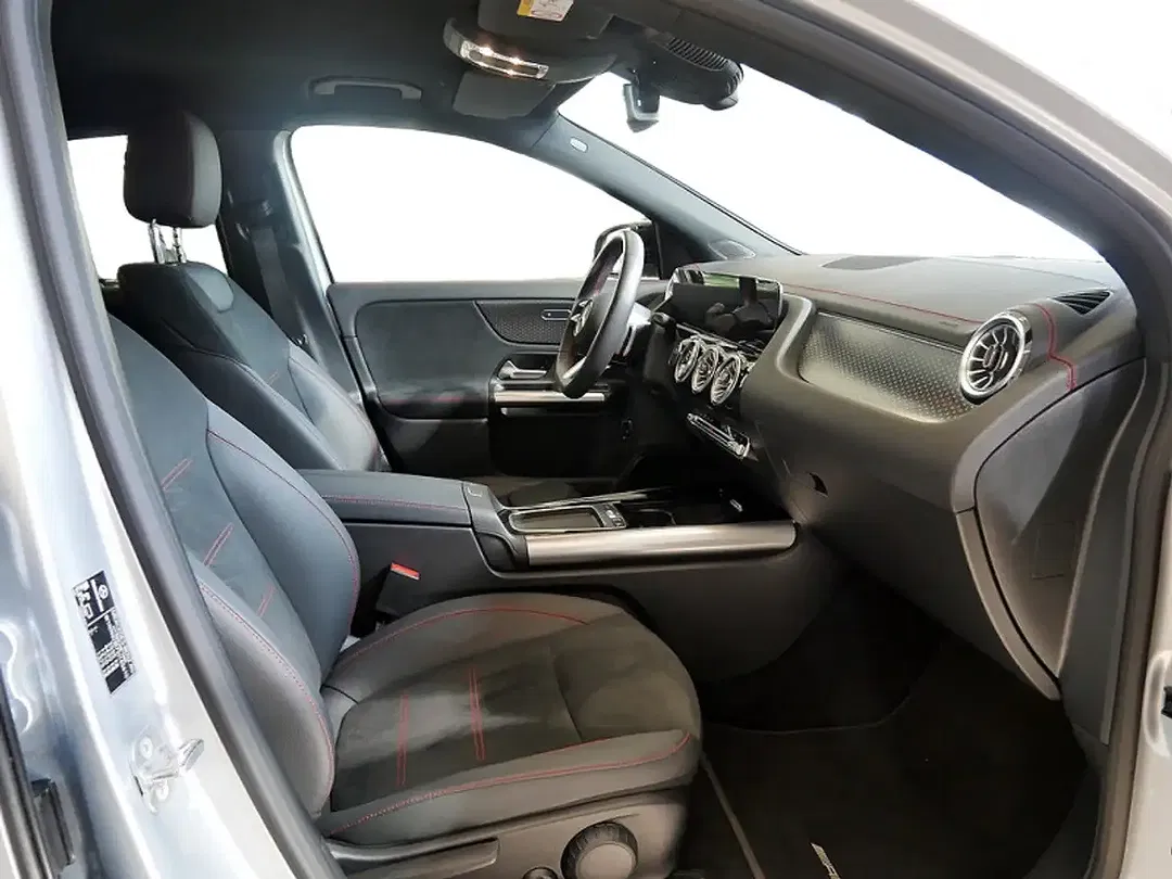 Mercedes-Benz EQA 300 - Thumbnail 7