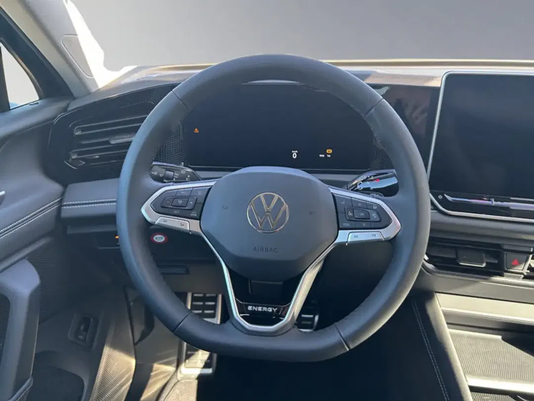 Volkswagen Tiguan - Thumbnail 11