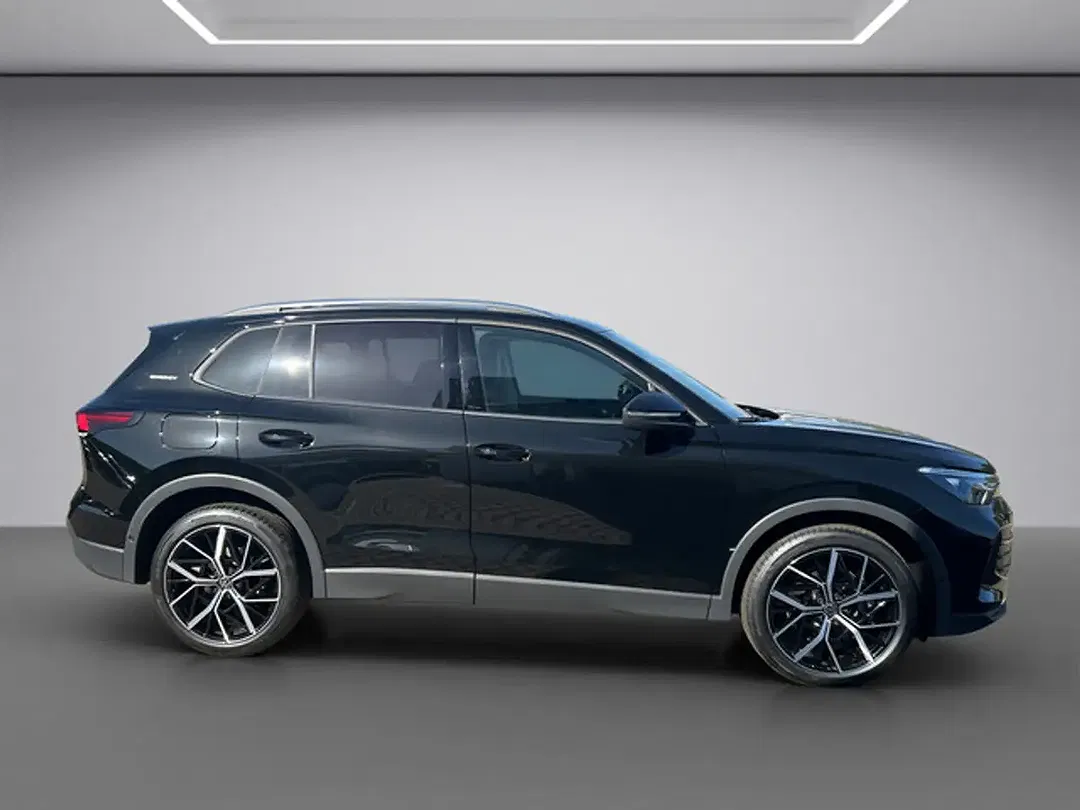 Volkswagen Tiguan - Thumbnail 6