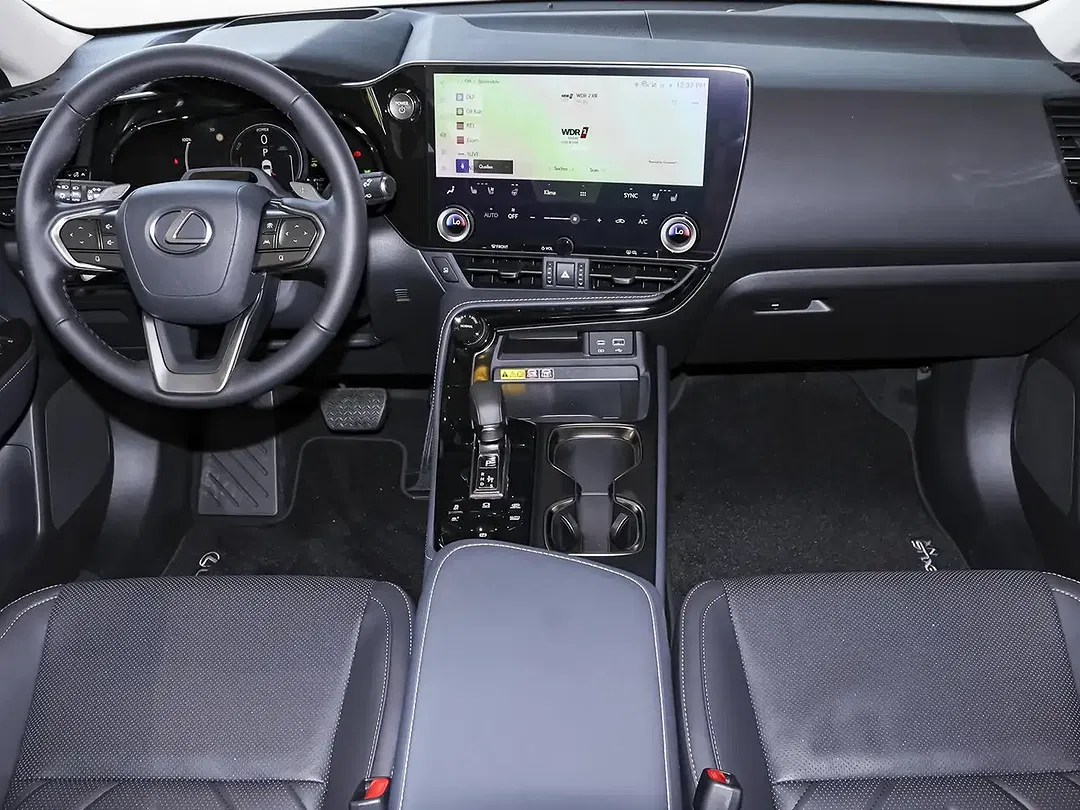 Lexus NX 450h+ - Thumbnail 8