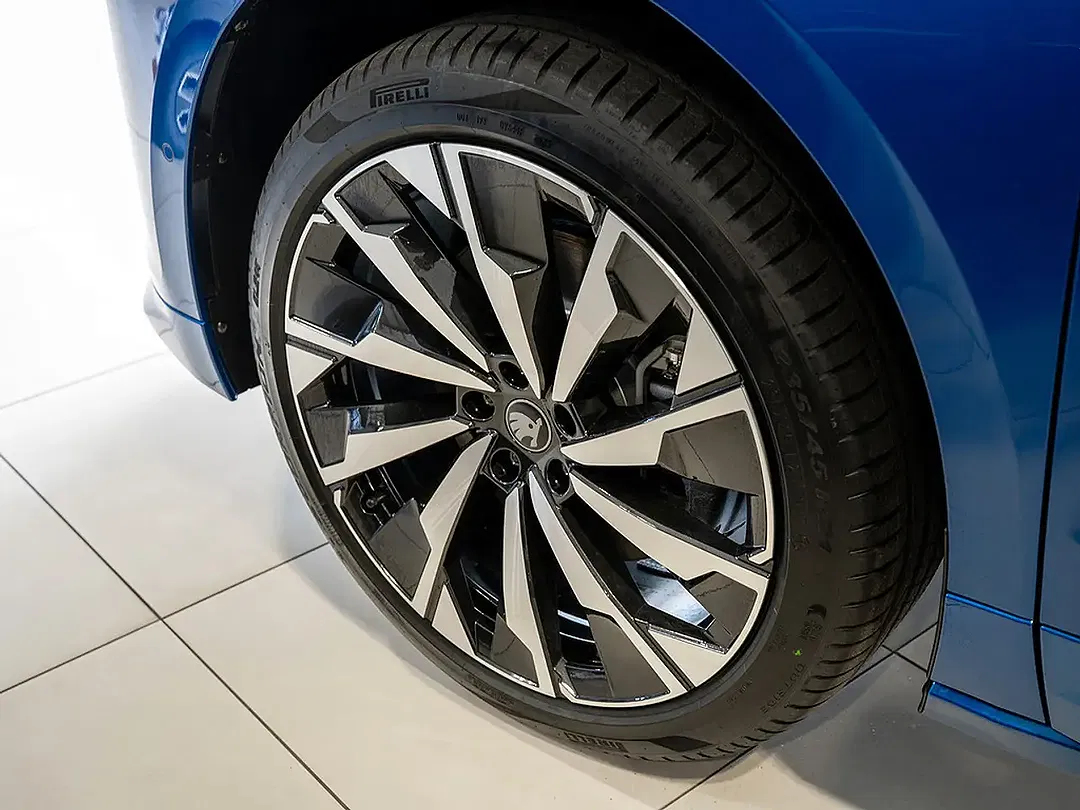 Skoda Enyaq - Thumbnail 5