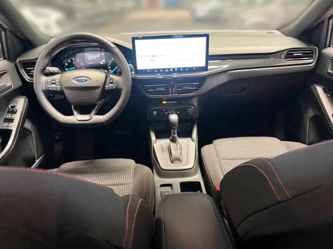 Ford Focus - Thumbnail 10