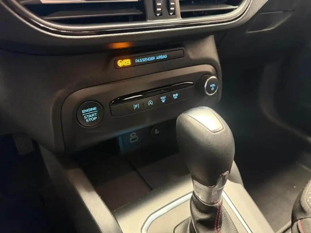 Ford Focus - Thumbnail 19