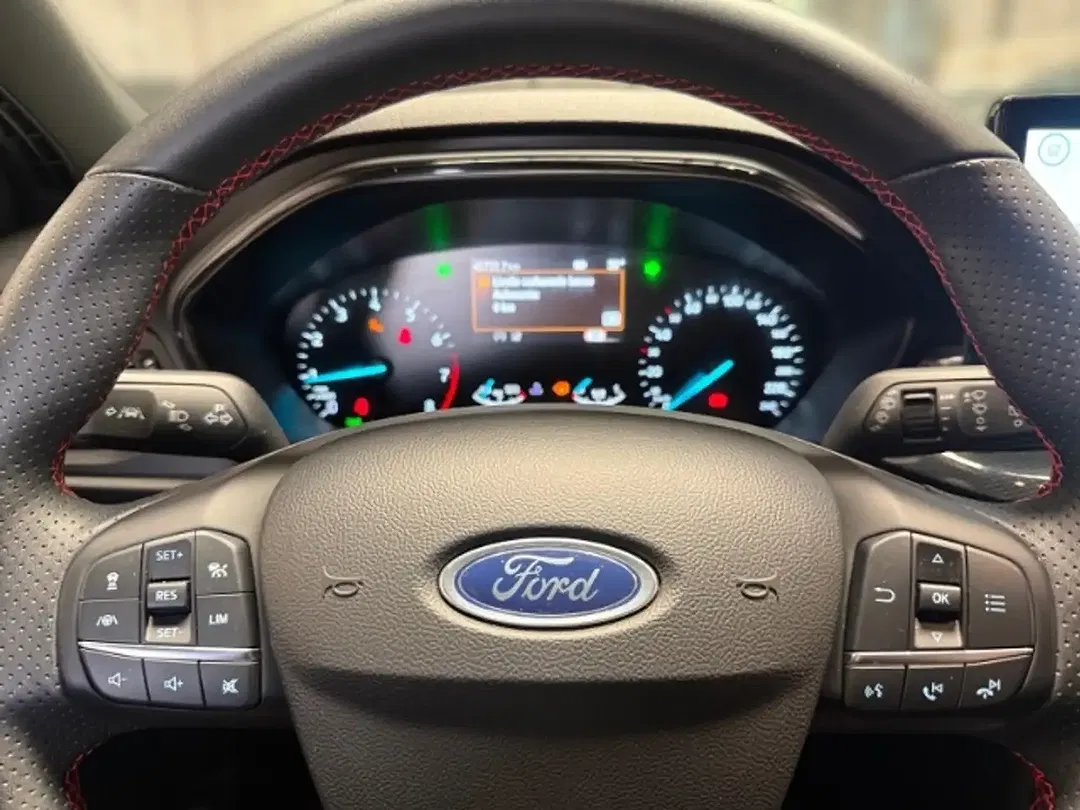 Ford Focus - Thumbnail 7