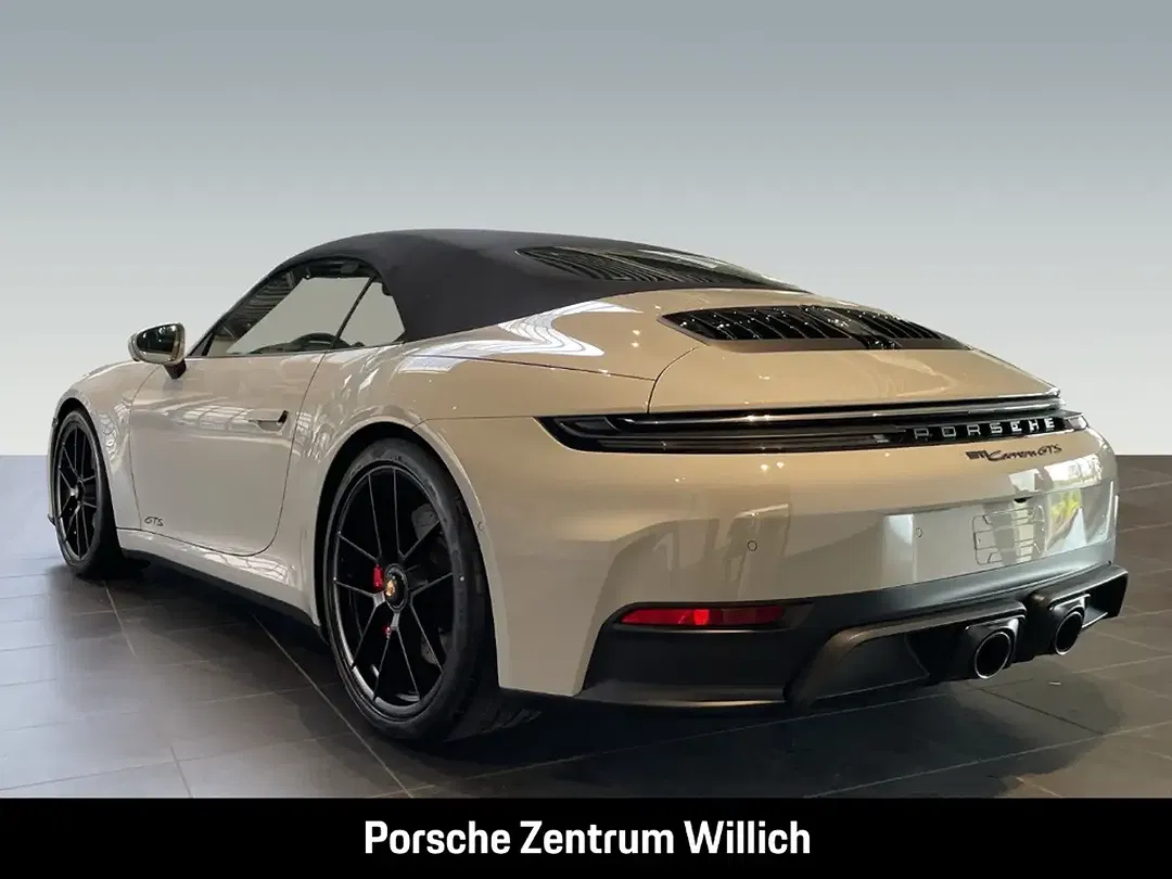 Porsche 992 - Thumbnail 3