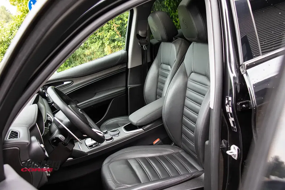 Alfa Romeo Stelvio - Thumbnail 3