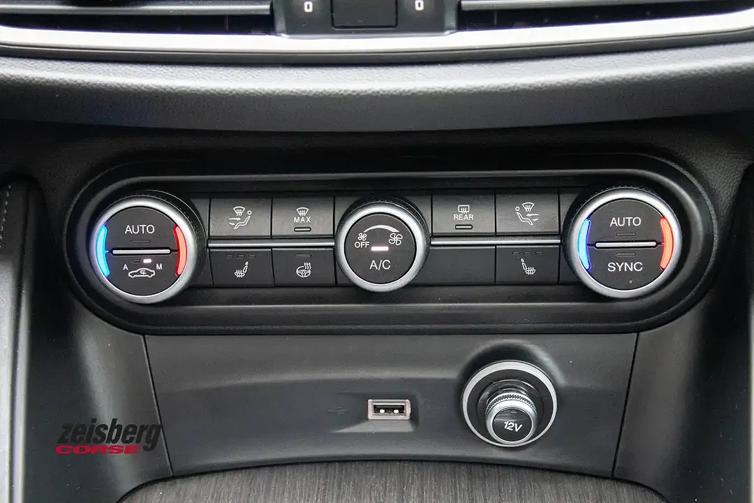 Alfa Romeo Stelvio - Thumbnail 7