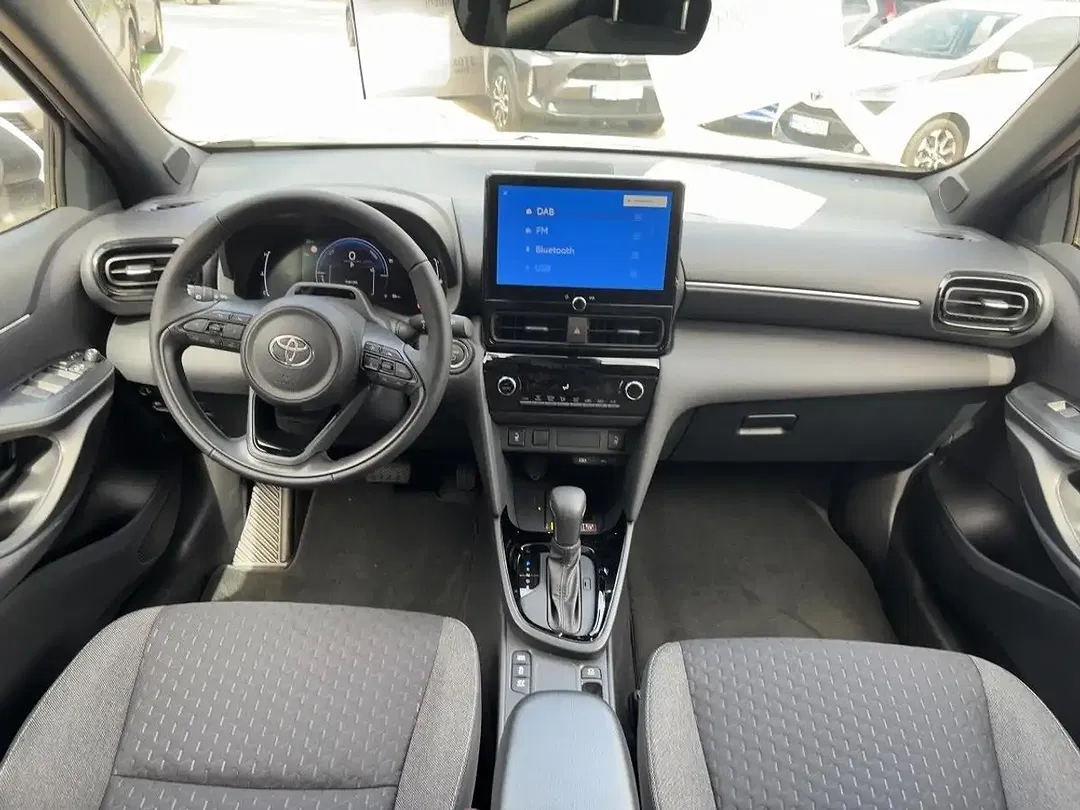 Toyota Yaris Cross - Thumbnail 8