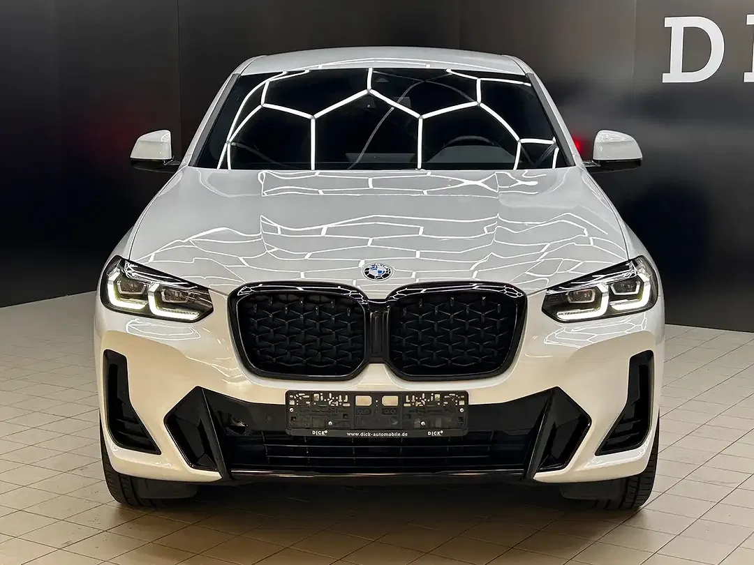 BMW X4 - Thumbnail 3