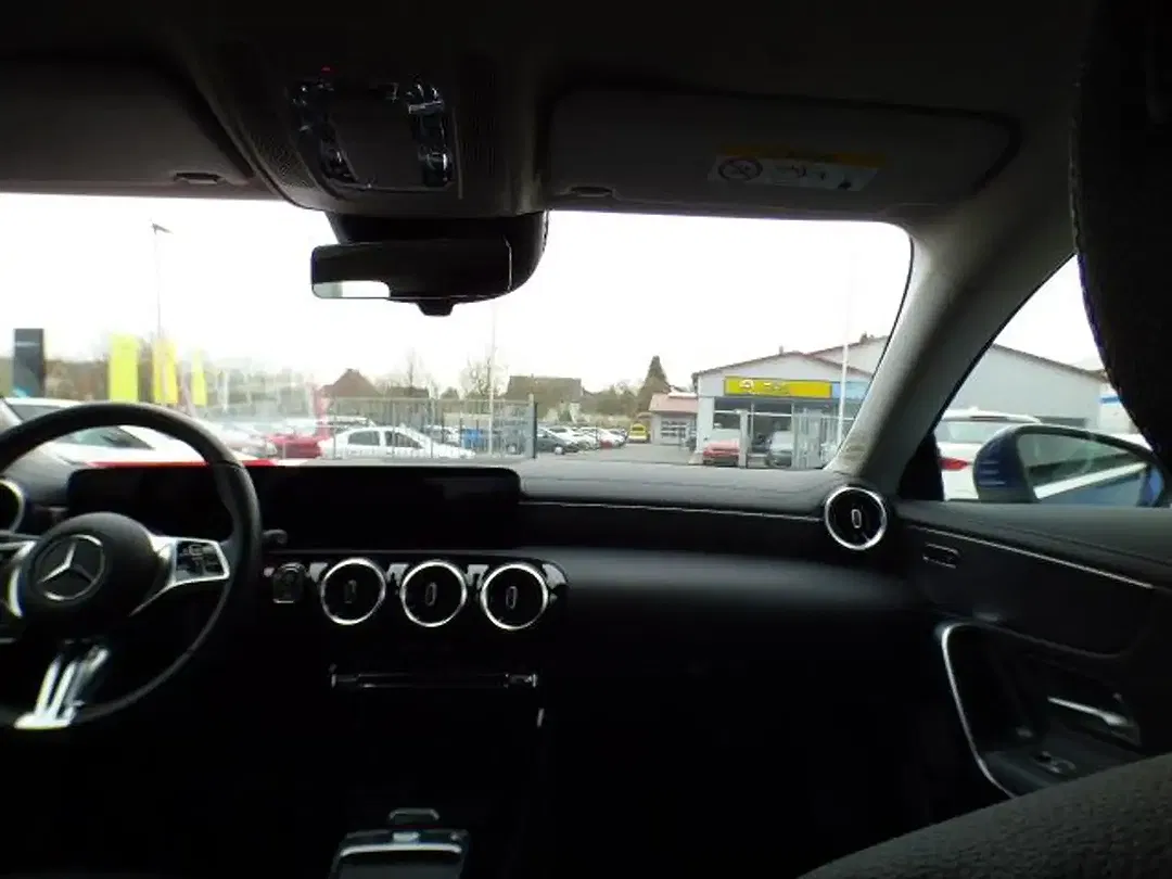 Mercedes-Benz CLA 180 - Thumbnail 13