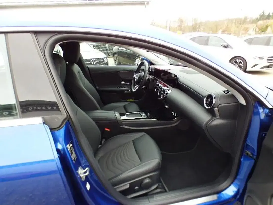 Mercedes-Benz CLA 180 - Thumbnail 9
