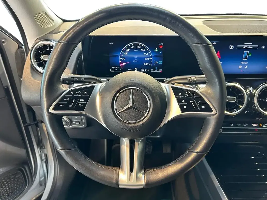Mercedes-Benz GLB 200 - Thumbnail 10