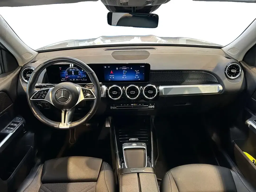 Mercedes-Benz GLB 200 - Thumbnail 14