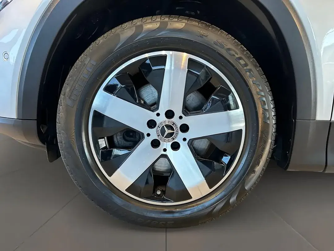 Mercedes-Benz GLB 200 - Thumbnail 8