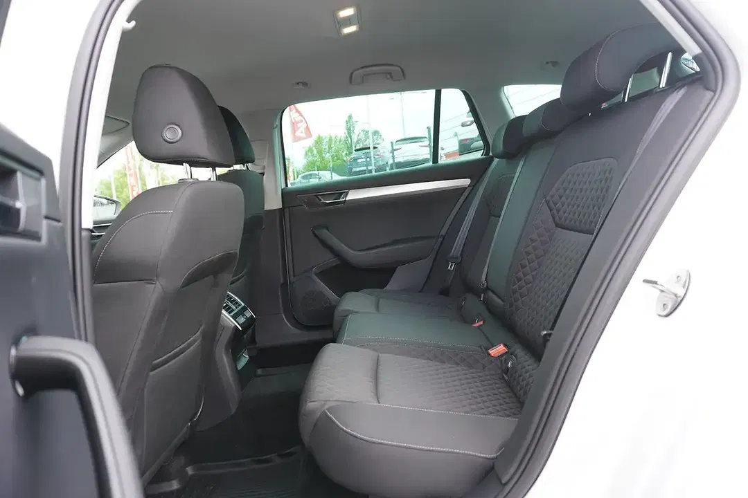 Skoda Superb - Thumbnail 12