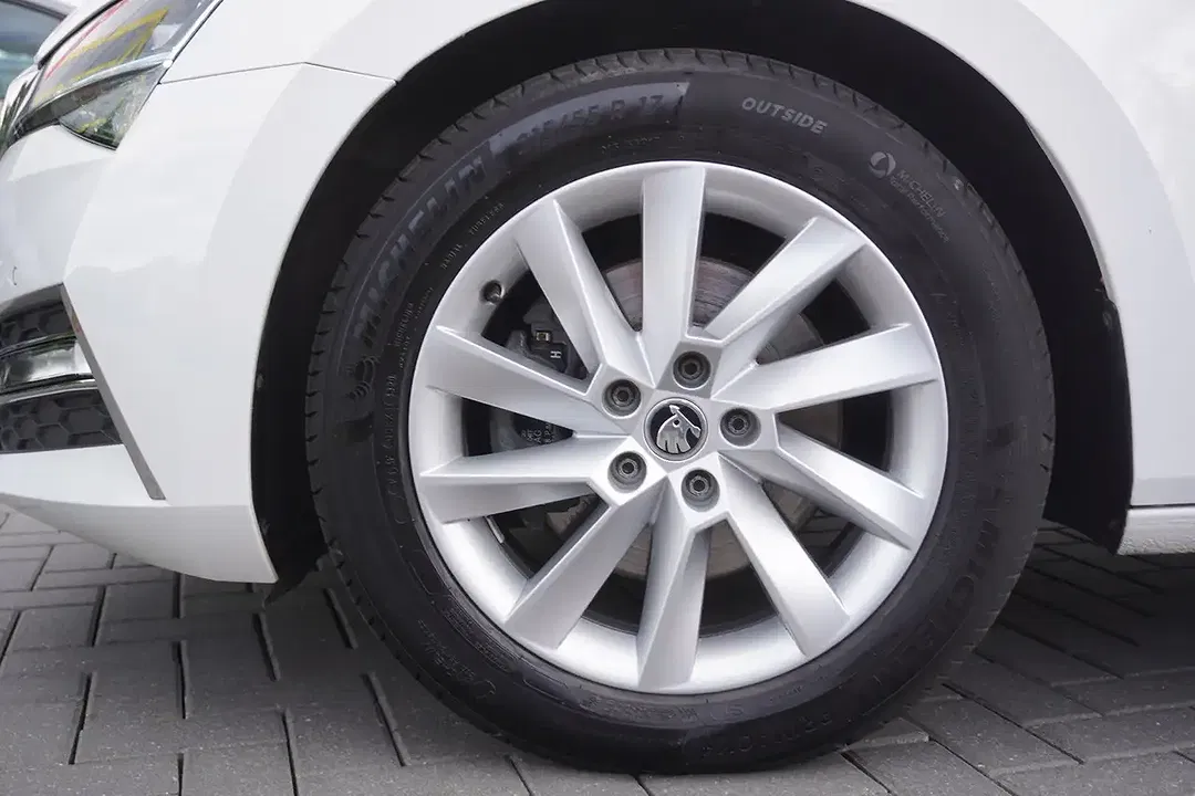 Skoda Superb - Thumbnail 6